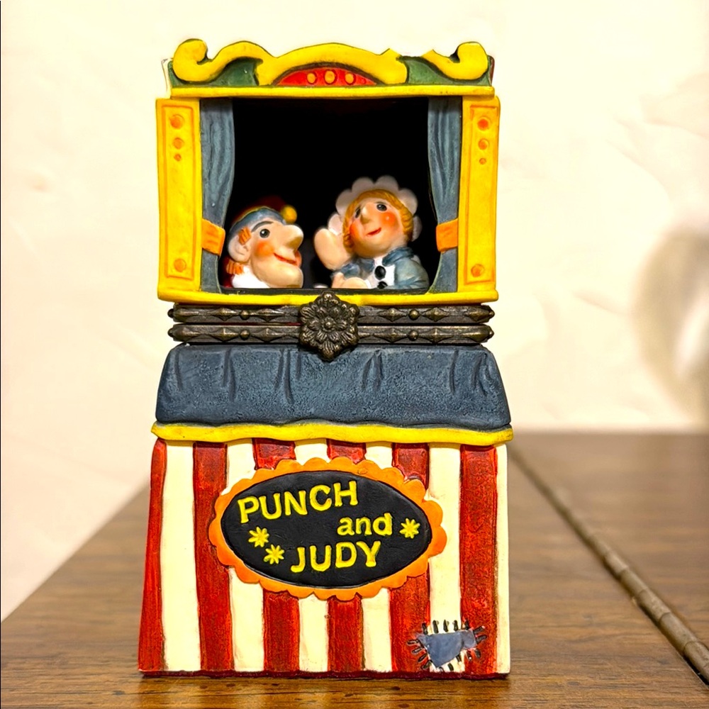 RARE 1999 PUNCH AND JUDY PUPPET SHOW TRINKET BOX